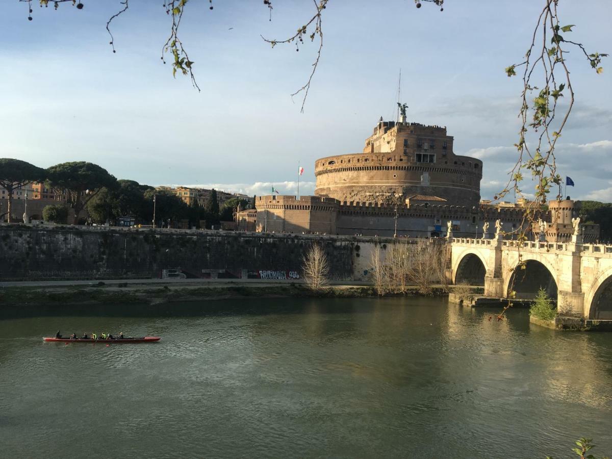 Una Finestra Su Castel Sant'Angelo Rome Exterior photo